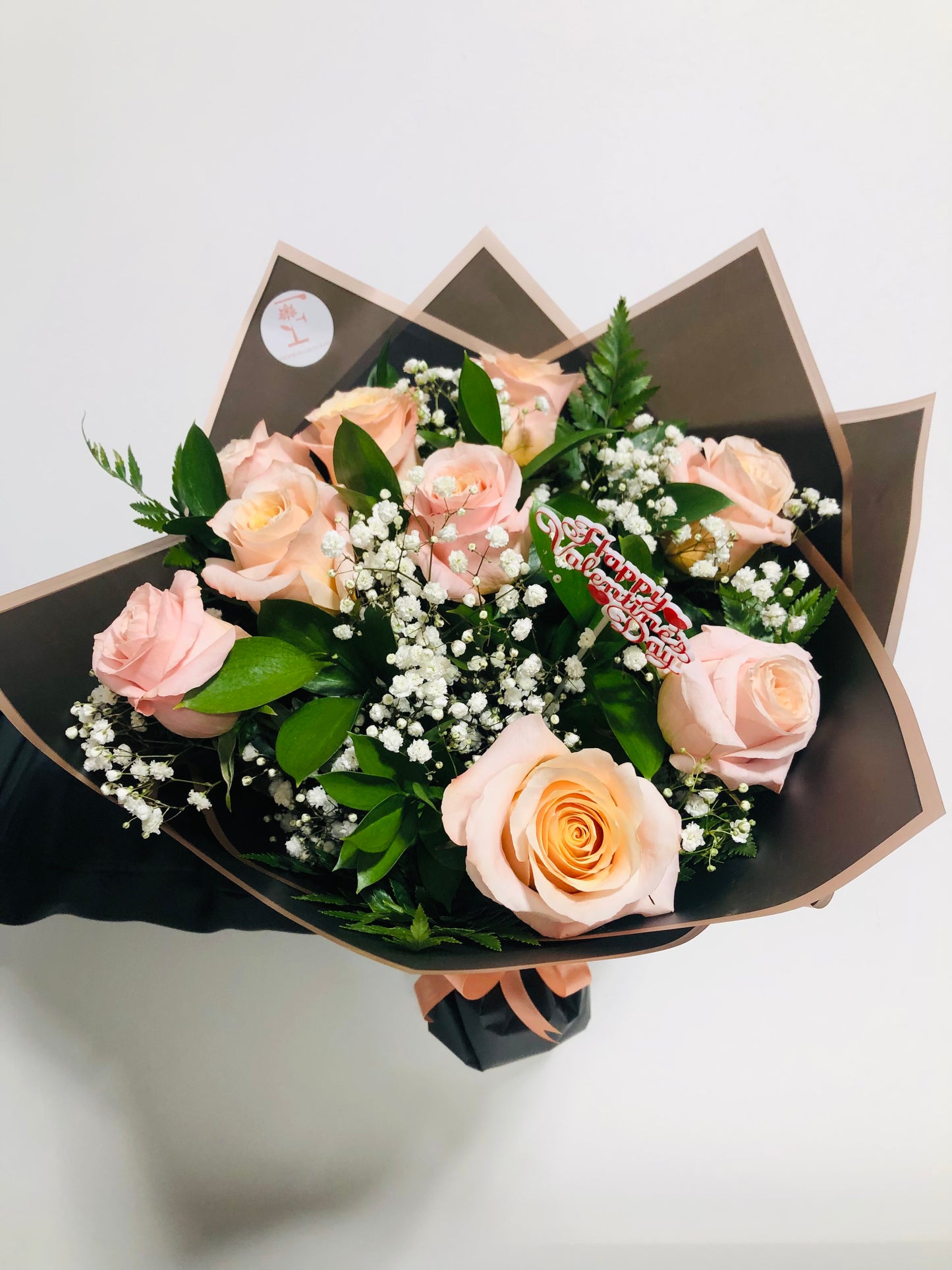Hand Tied Roses Deluxe