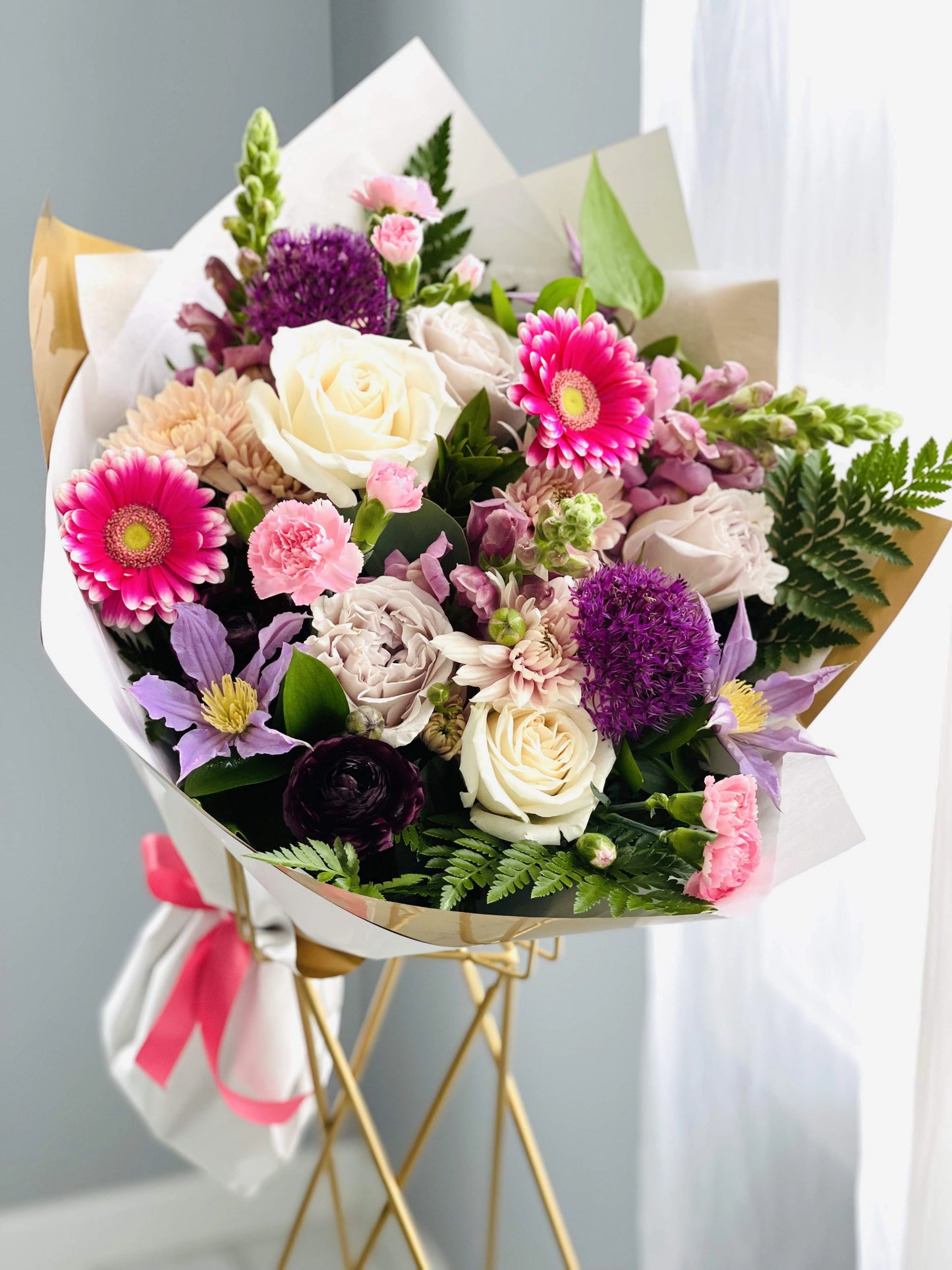 Hand-tied Bouquet Deluxe Mix