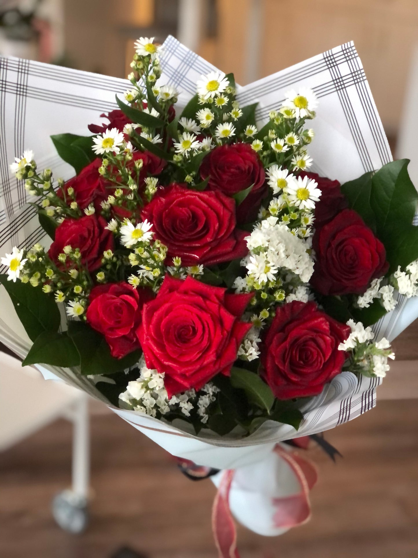 Hand Tied Roses Deluxe
