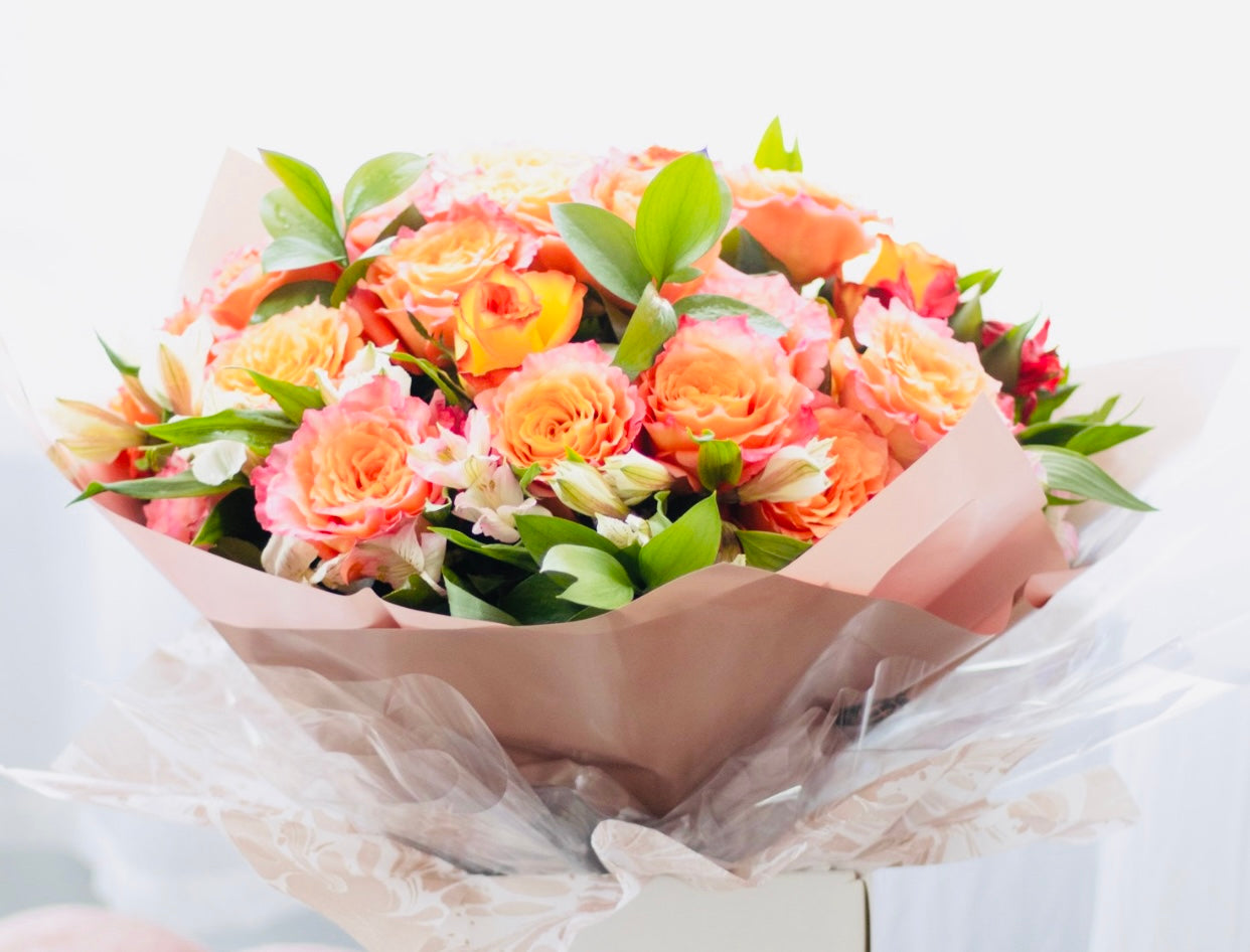 Hand Tied Roses Deluxe