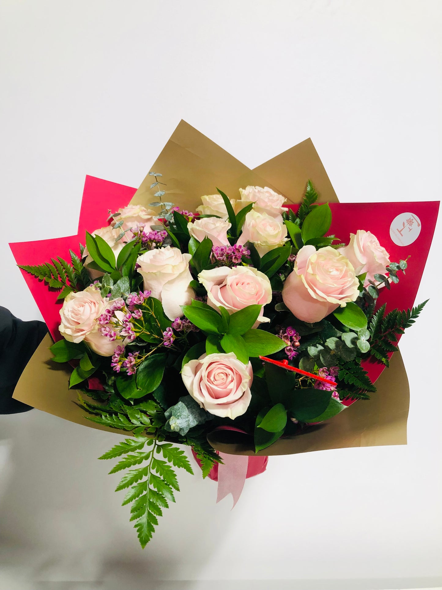 Hand Tied Roses Deluxe